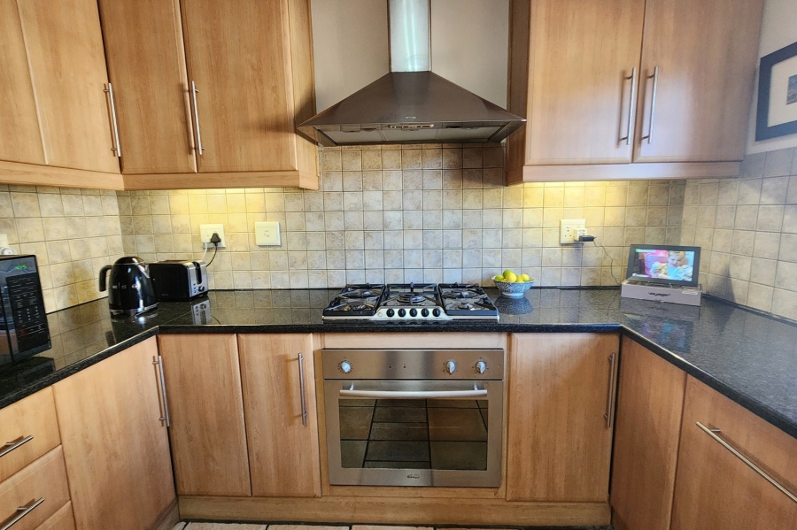 4 Bedroom Property for Sale in Panorama Western Cape